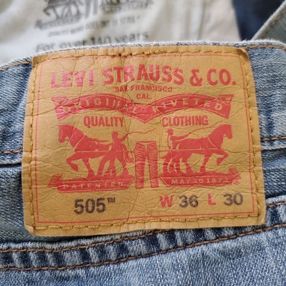 Levi's 505 Regular-Fit Straight Leg Jeans sz 36x28 - Picture 7 of 9